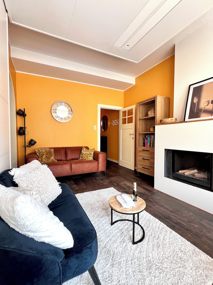 Beachfront & Sea View Sleeps 6
