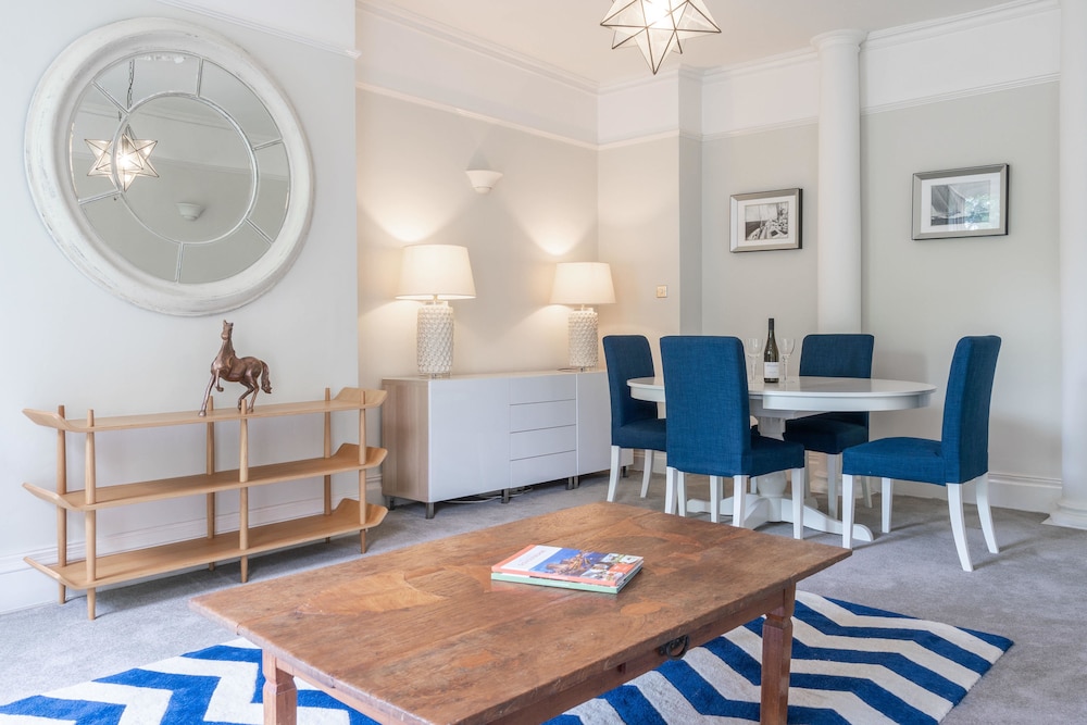 Luxury Apartments - Montpellier Spa Road view 5