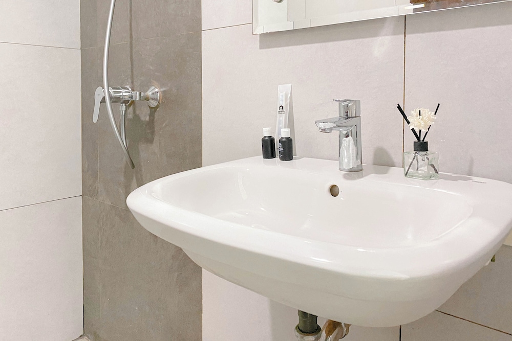 Comfort And Simply Look Studio Lrt City Bekasi Apartment