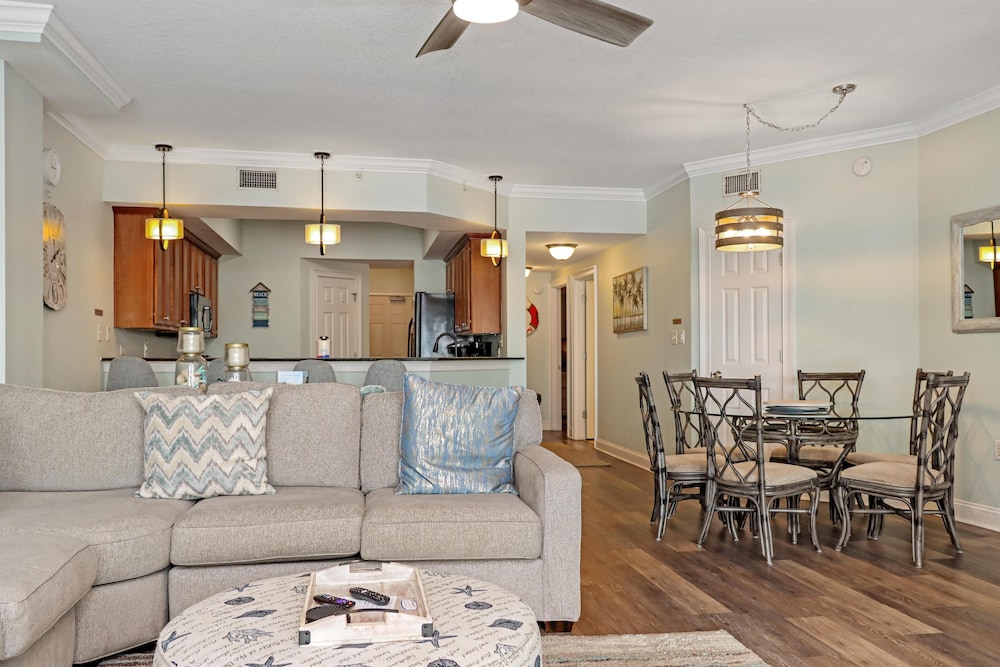 Paradise Shores 305