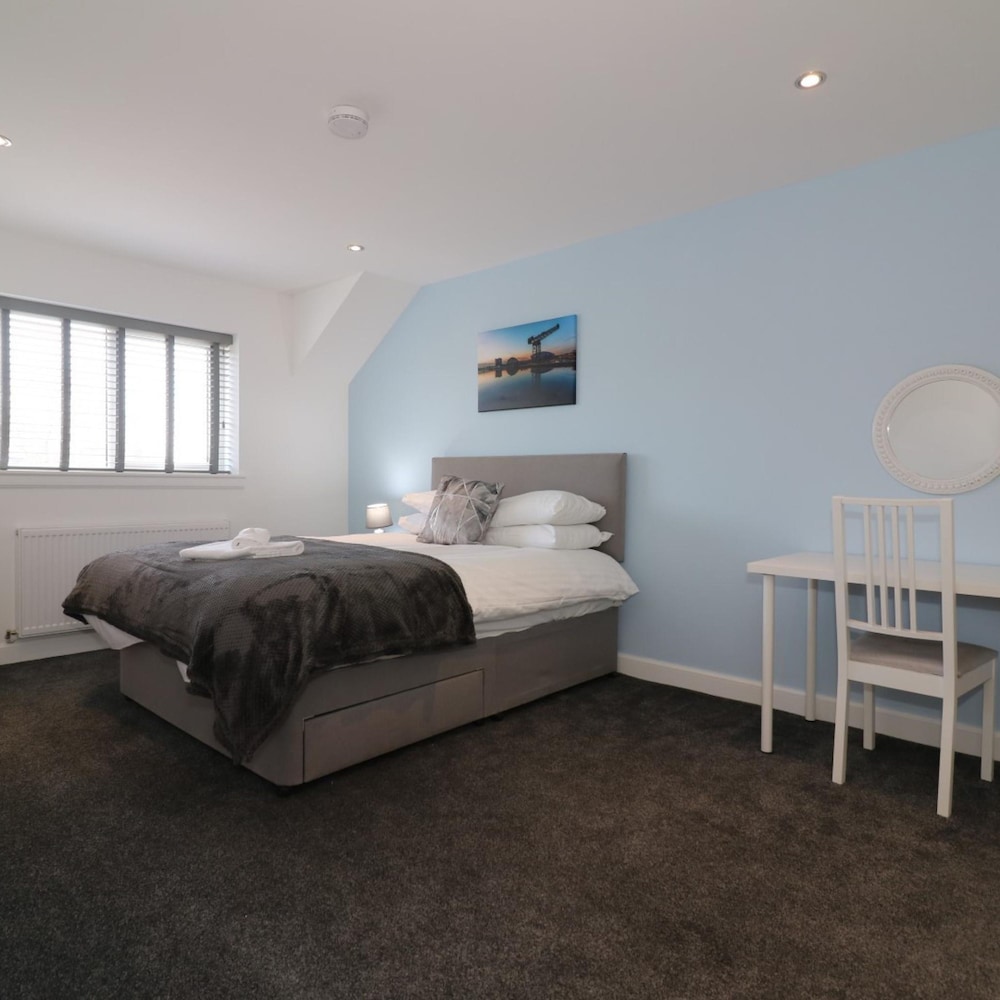 Railway House 5 bed - Maryhill