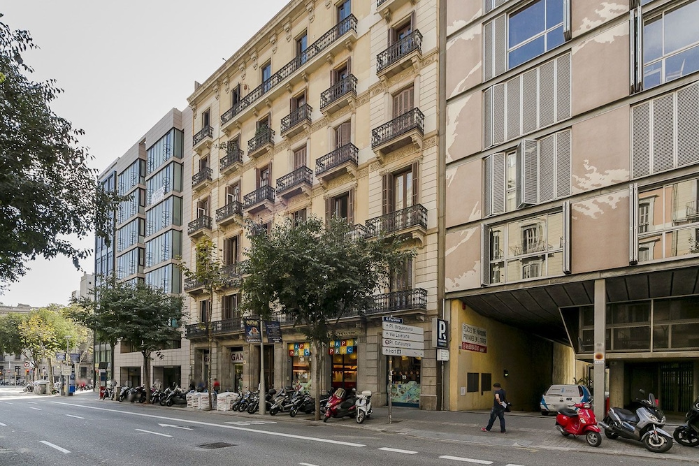 BCN Pau Claris Rocamora Apartments