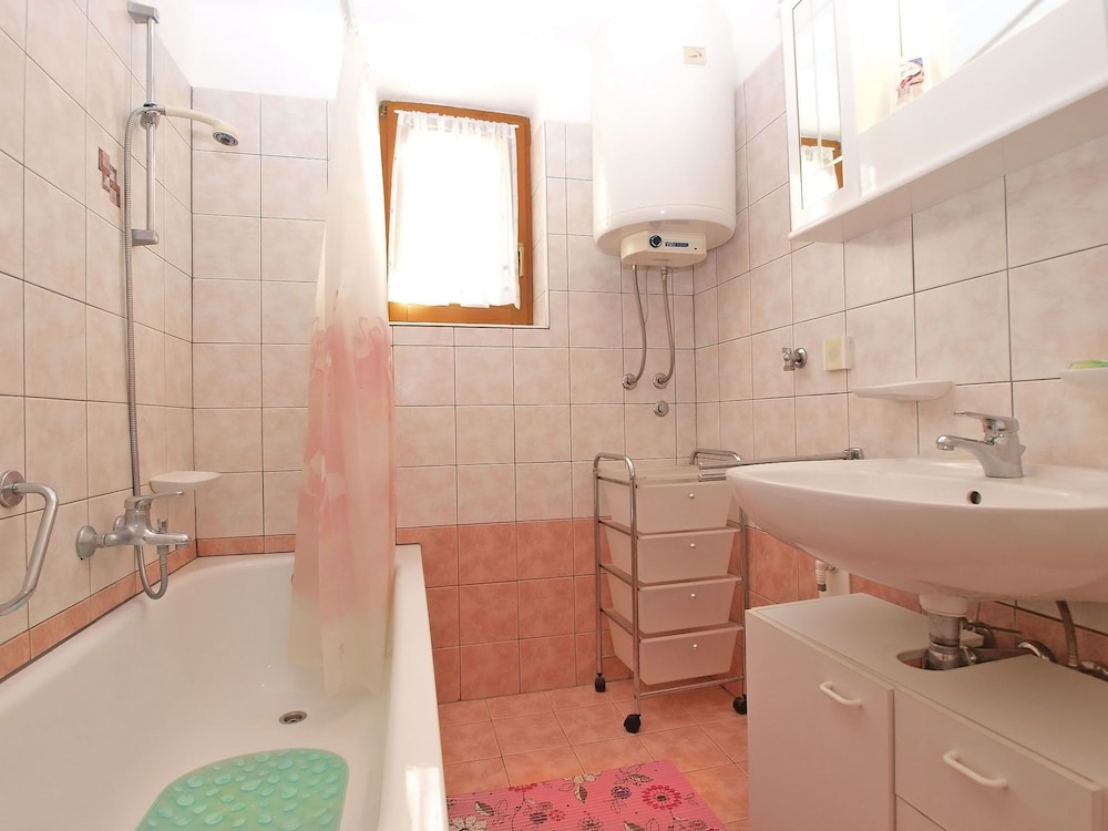Photo 32