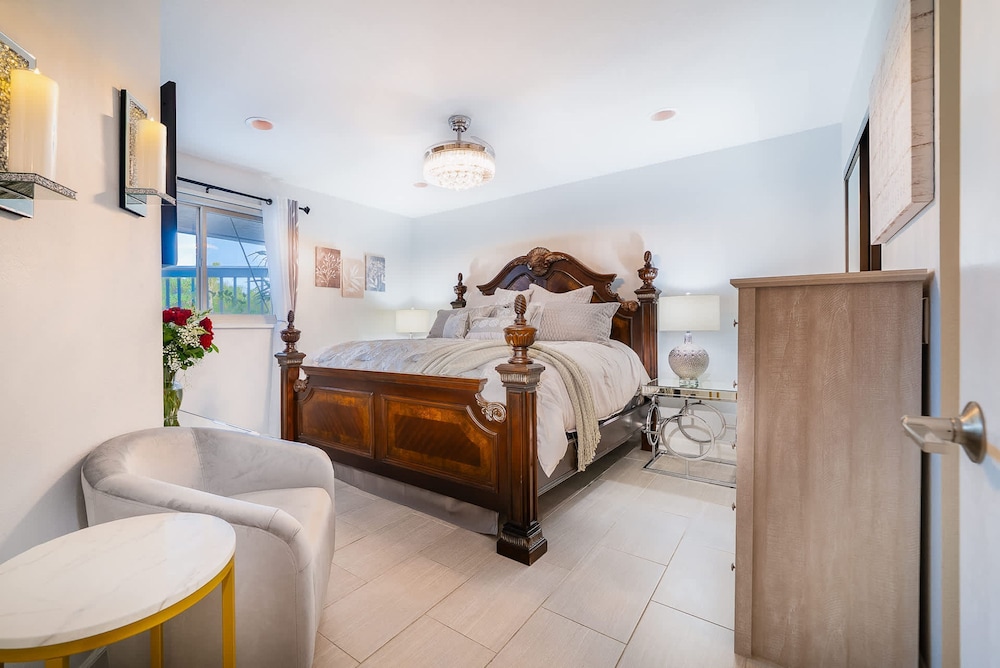 Luxury Oceanfront Condo With Private Beach Access