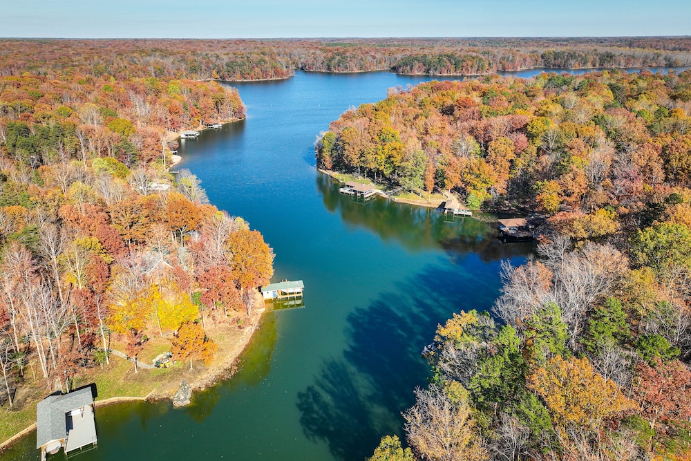 Waterfront Lake Anna Home: Kayaks & Private Dock view 3