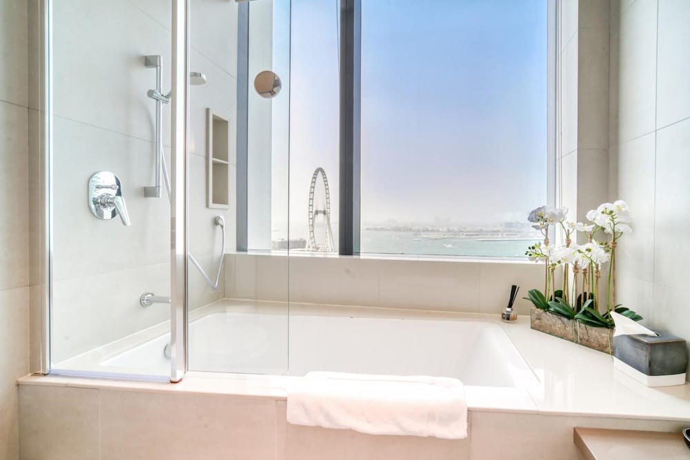 Picturesque Balcony and Beach Haven at Address JBR