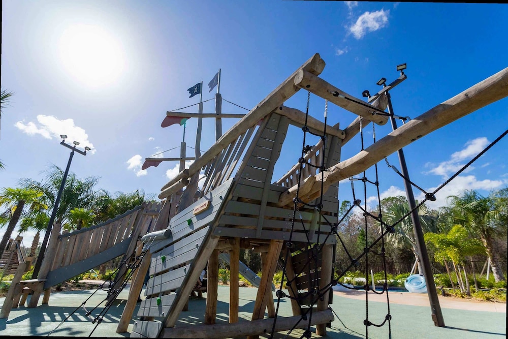 5BR Private Pool Resort Amenities Near Disney