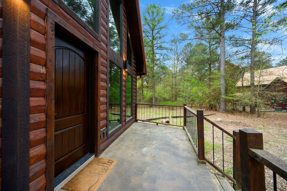 Sugar Mama Cabin for 10!