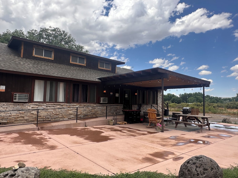 Moosehead Lodge & Cabins