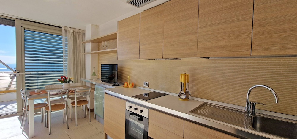 Penthouse Le Vele Sea View 2 Sleeps Air-conditioned
