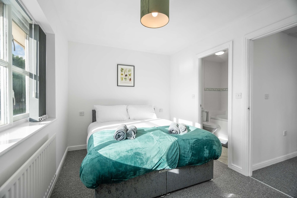 Homely 2bed 2bath House in Erdington With Parking Sleep 6