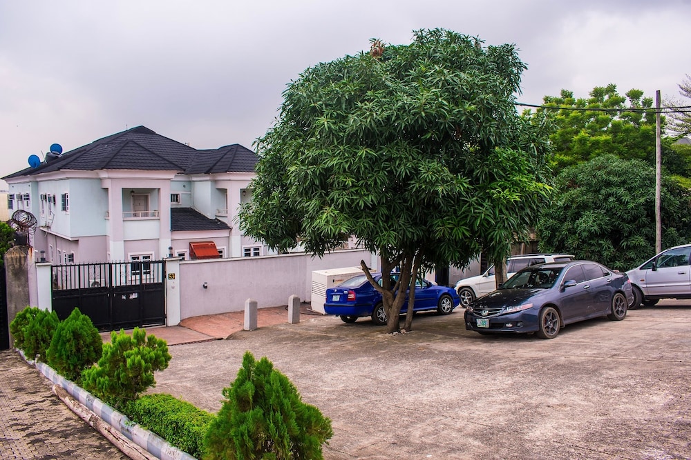 Aeroville Apartments