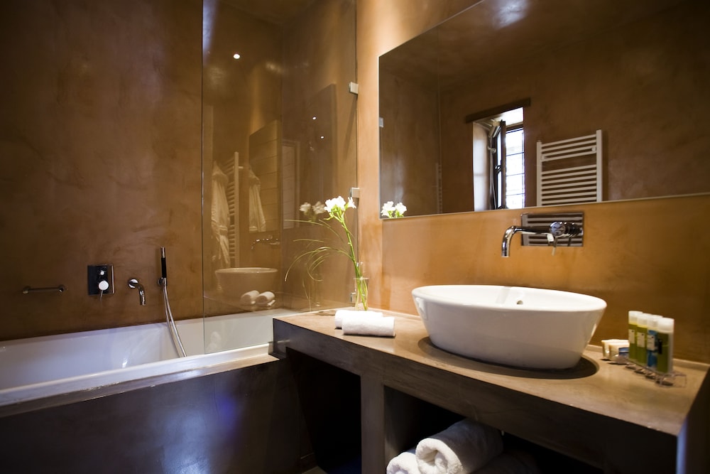 Kipi Suites