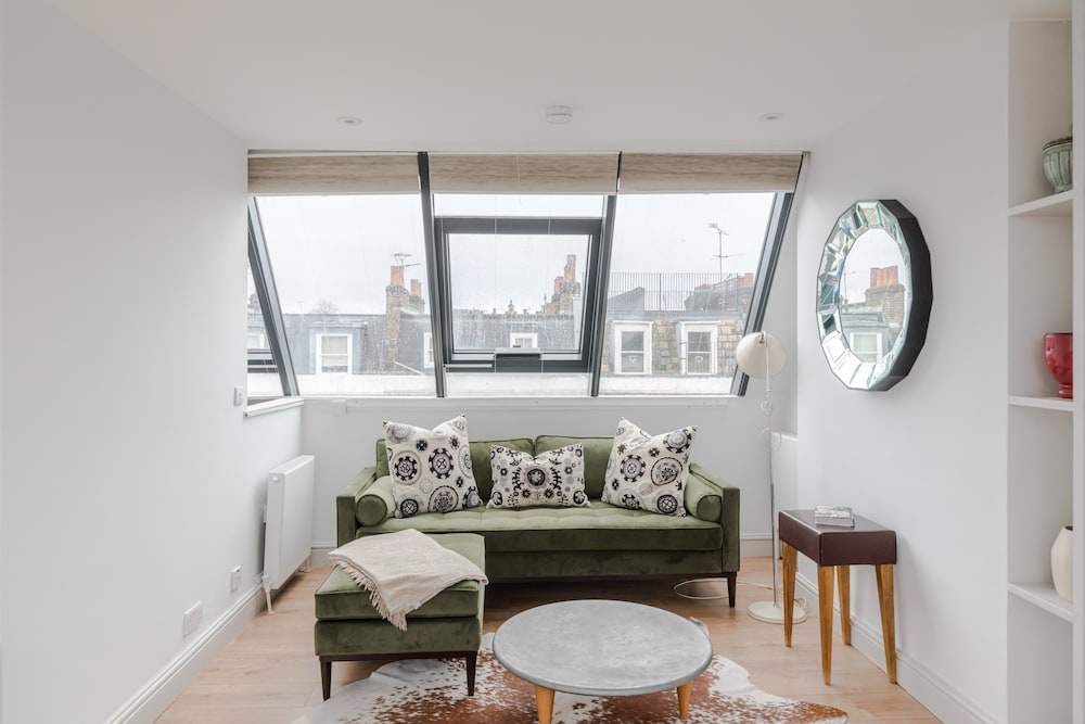 Light-filled Primrose Hill Rooftop Retreat