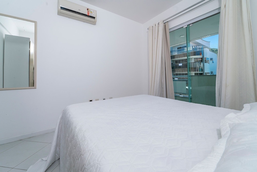 839 -Apartamento 2 dormitórios Bombinhas