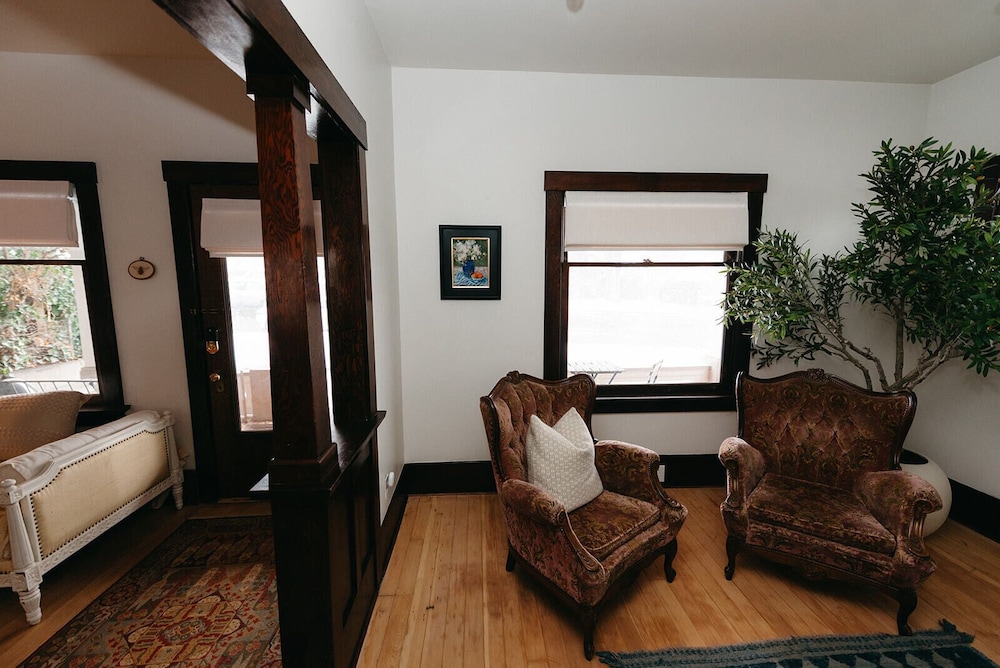 Ellerbeck Mansion Bed & Breakfast