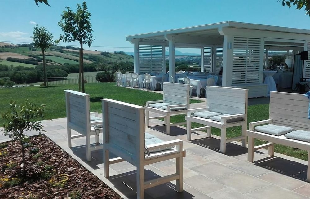 Villa Resort Tre Castelli view 5