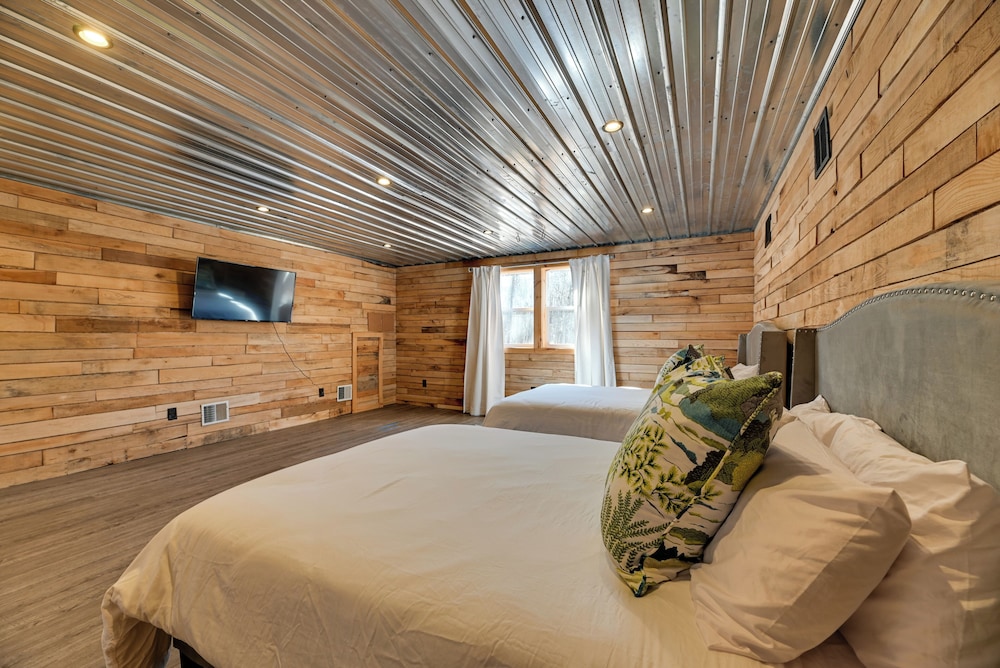The Toasted Marshmallow Ski & Lake Game Barn