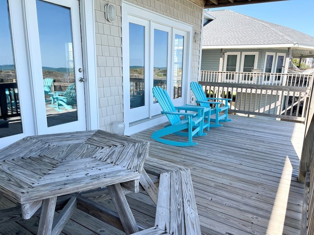 Fins / 1295 Ocean Blvd West 10 Bedroom Home