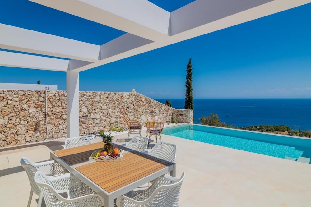 Thelxi s Suites - Brand New Seaview Suites - Thelxi s Suite II - Brand New Seaview Suite view 3