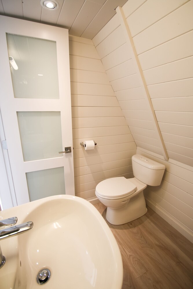 Tofino Vacations - Duffin Cove Oceanfront Lodging - Property Image 1