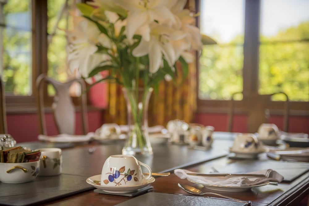 Copps Castle Bed & Breakfast