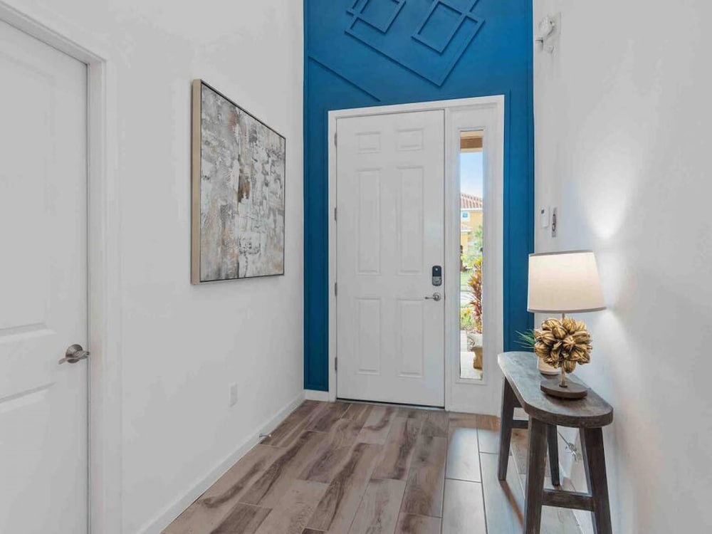 Super Blue- Sleeps 24 w Pool Movie Loft