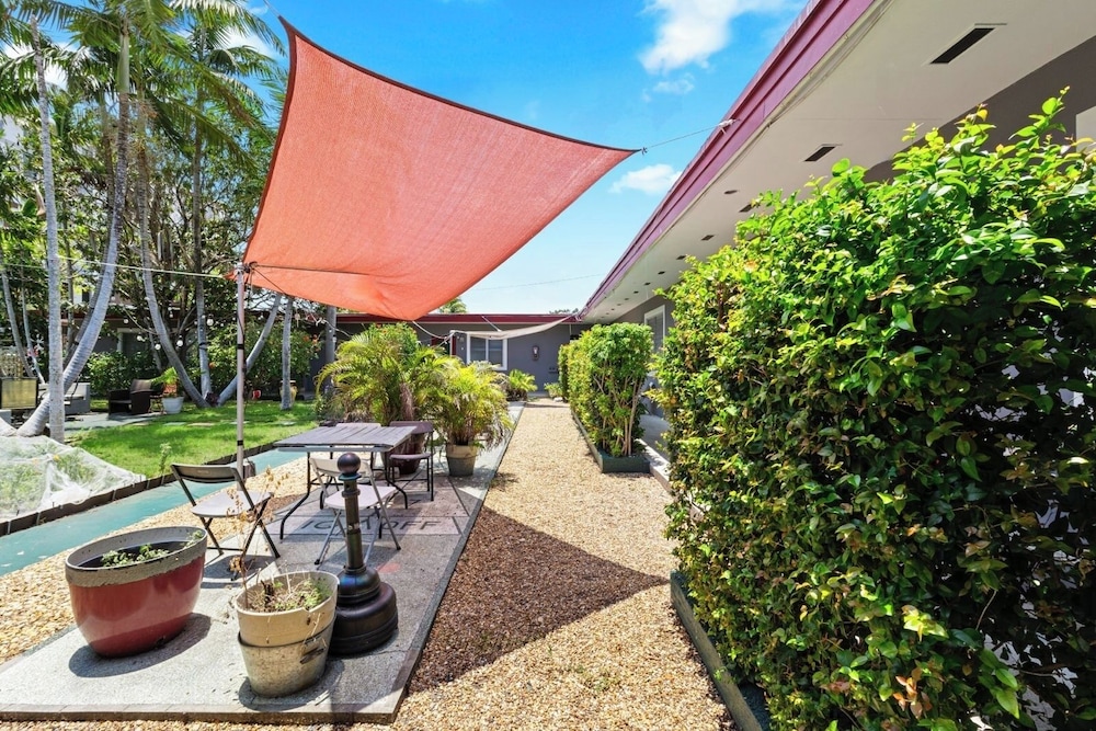 1BR Studio w/ Parking, Pet Friendly & BBQ Area