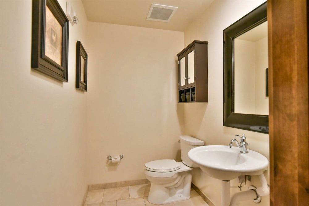 Bluesky Breckenridge Luxury 3 Bedroom Condo at Snowflake Lift