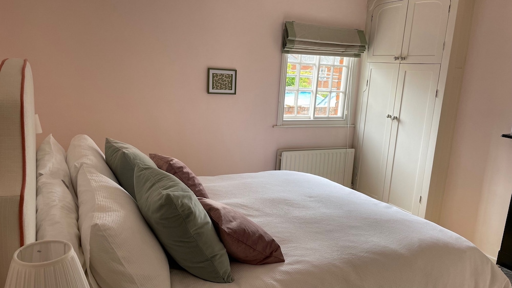 Historic 1Bd Cottage In Heart Of Farnham