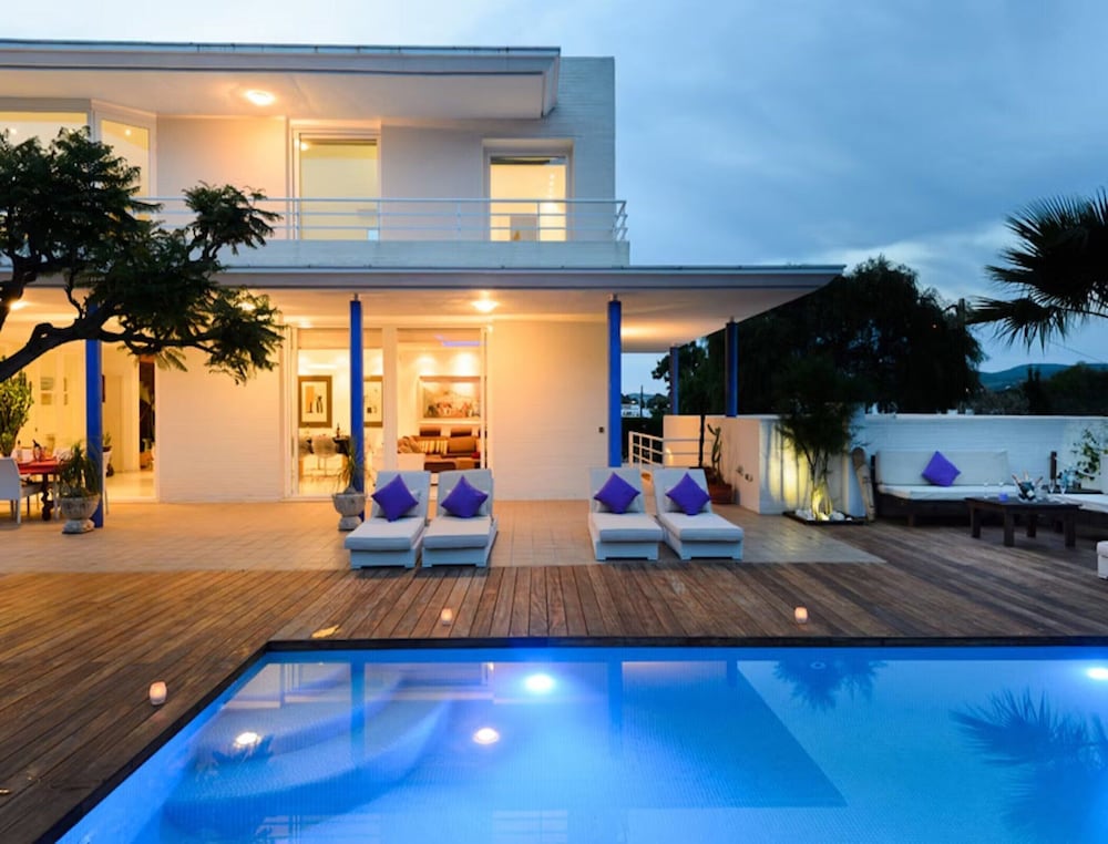Majestic Villa Near San Antonio