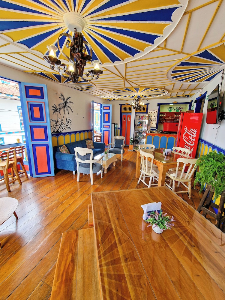 Hostal Mythos