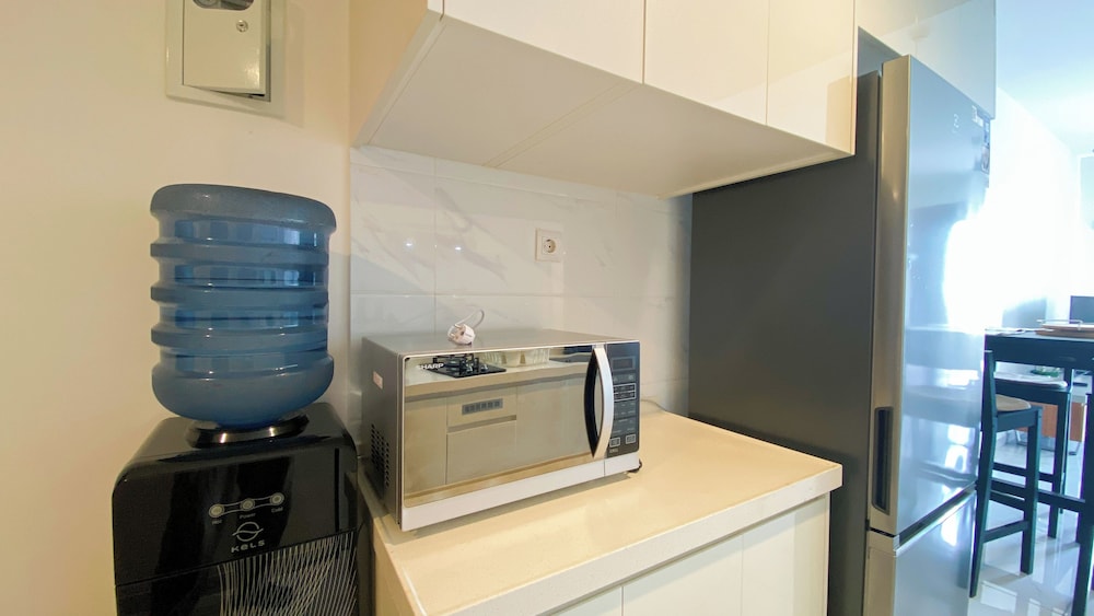 Luxury 2Br With Working Room At Sky House Bsd Apartment