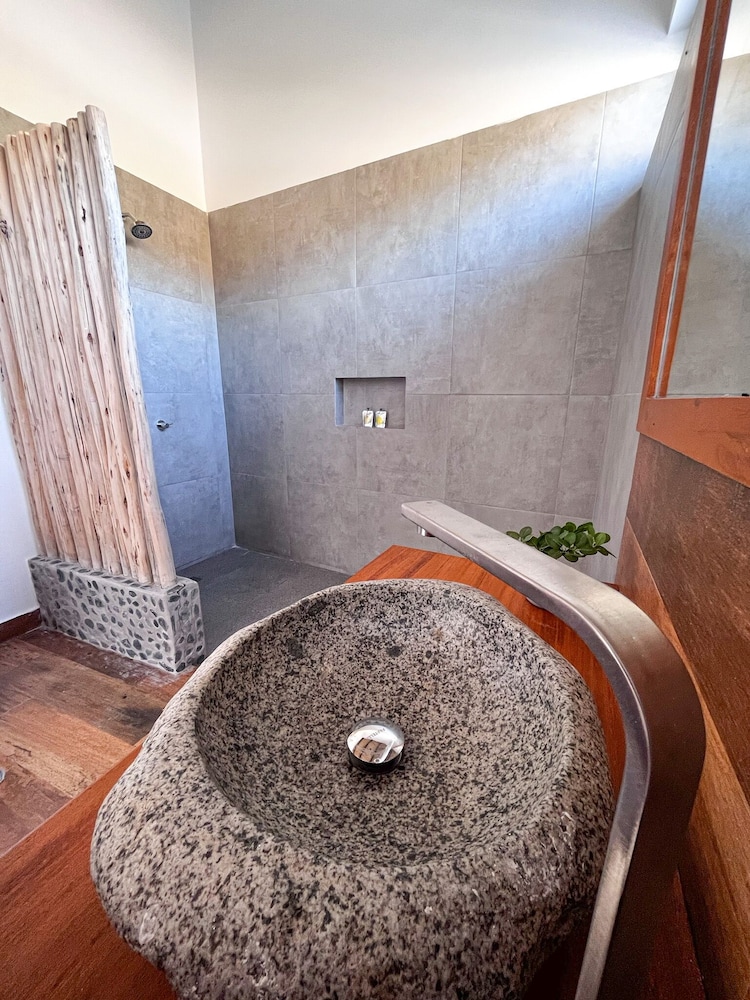 DIEM Vichayito Beachfront Eco-Luxury view 4
