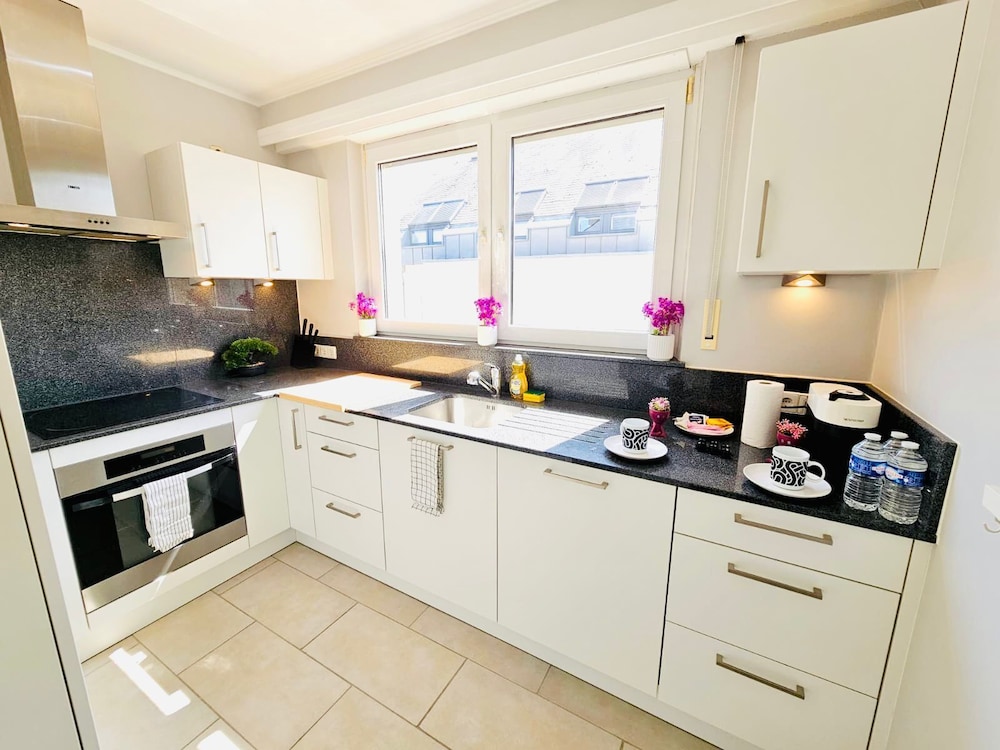 Chic Urban Stay 2BR with parking