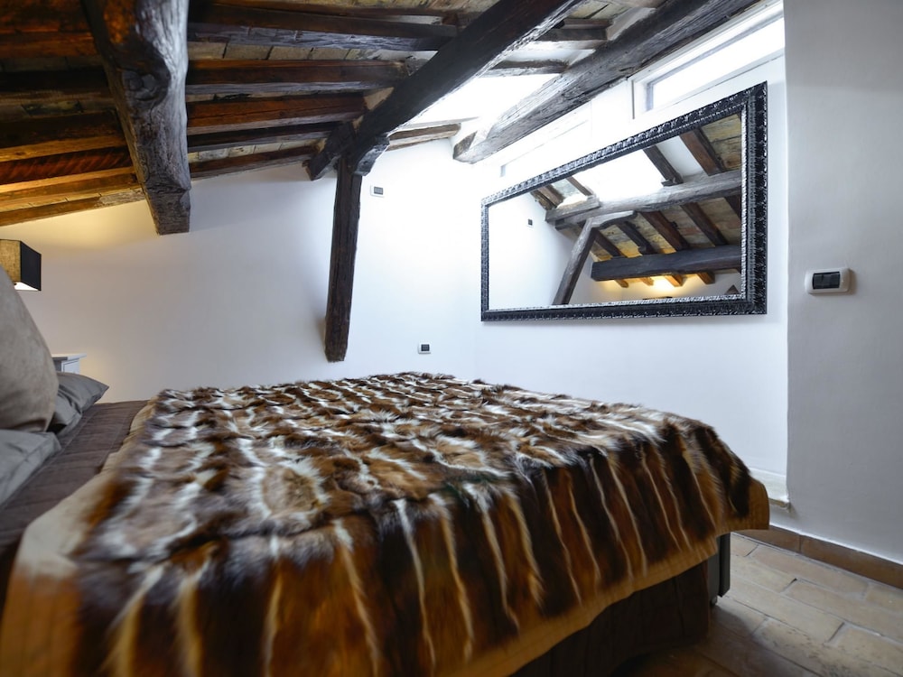 Ibernesi 1 Apartment