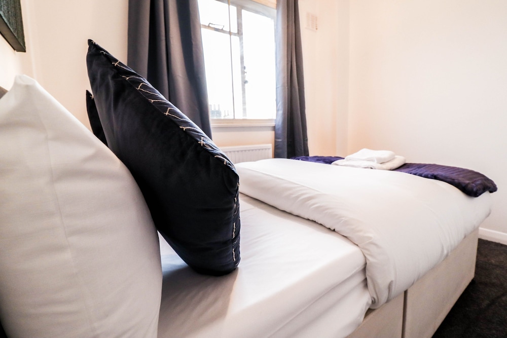 Lovely 3 Bedroom Maisonette
