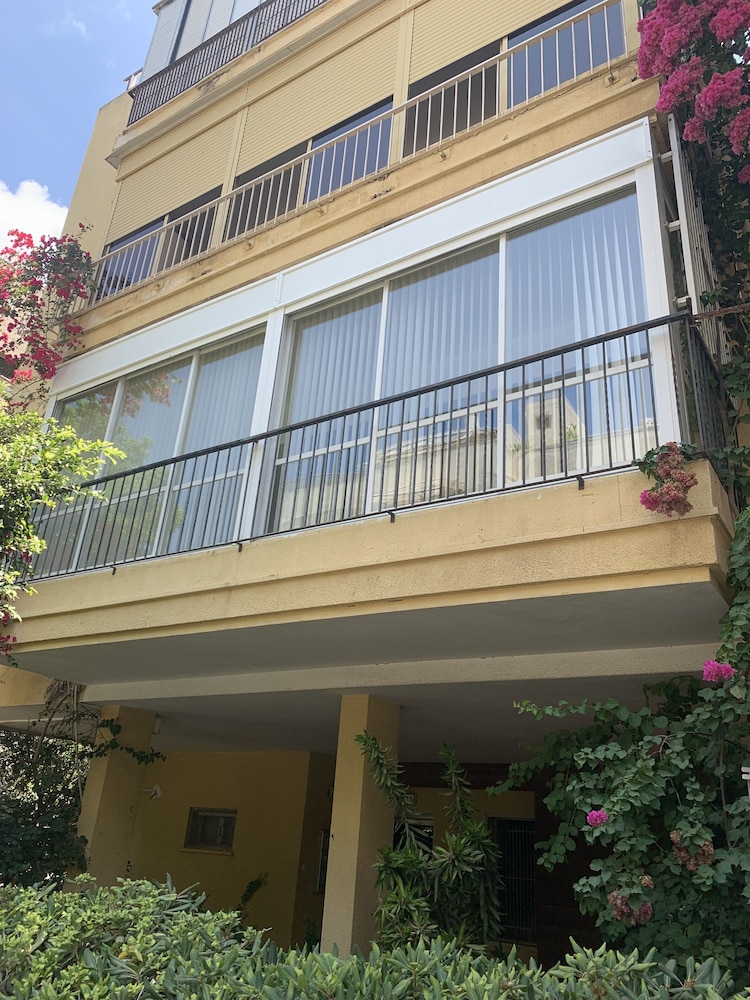 Bright 3BR in the Beating Heart of TLV view 3