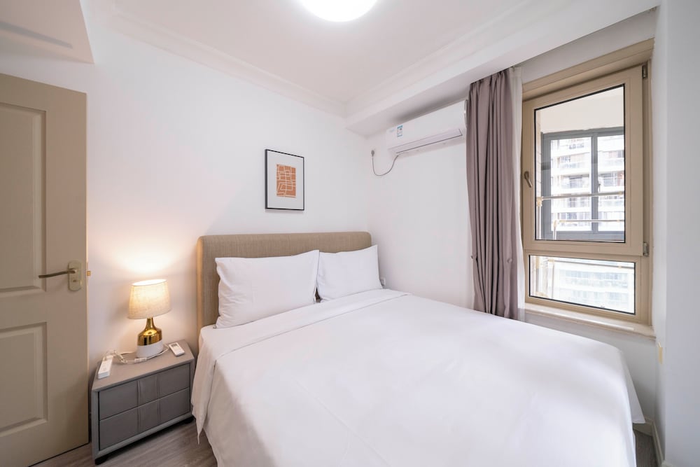 Tyms 1BR APT Gubei International Garden