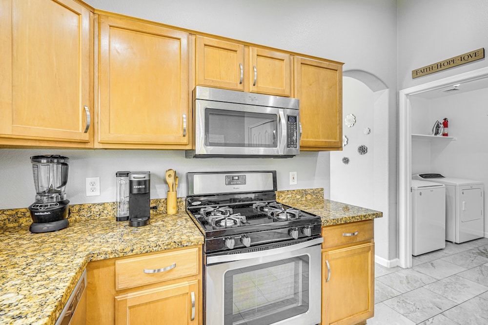 Tucson Home w/ Patio, Grill & Mountain Views! view 4