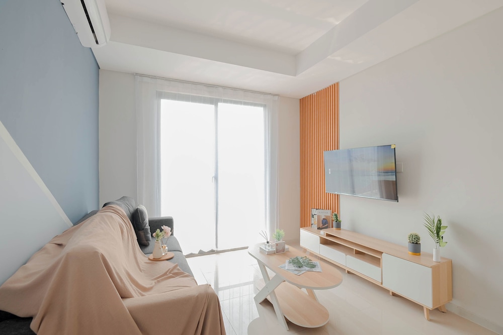Spacious 3Br At Daan Mogot City Apartment