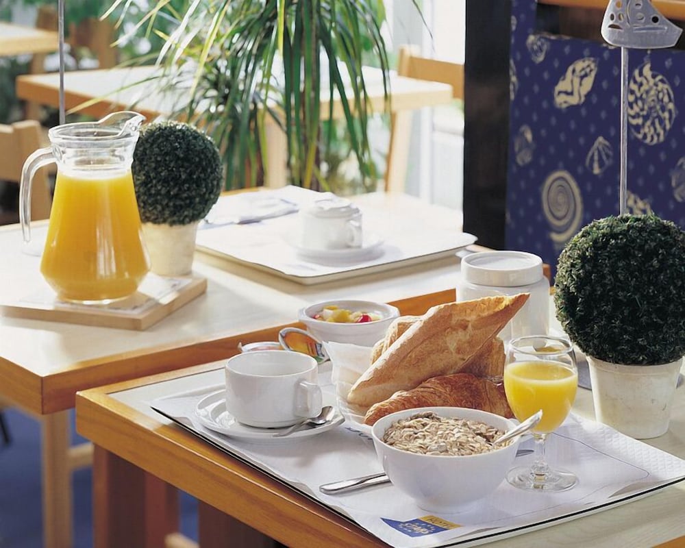 Saint-Etienne-du-Rouvray Vacations - Hotel Stars Rouen - Property Image 5