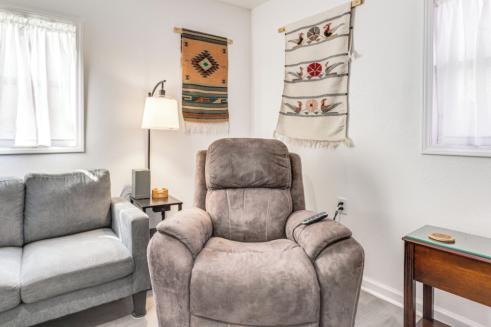 < 1 Mi to Enmu: Pet-friendly Home in Portales!