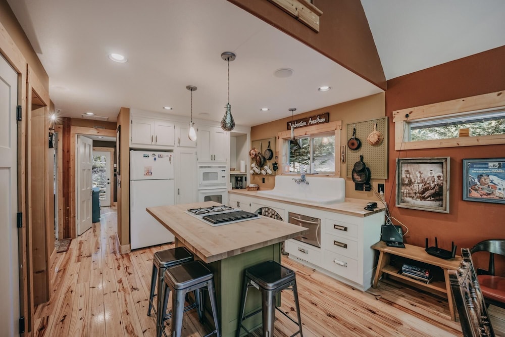 Mt Baker Lodging Cabin 79 - Sleeps 8 view 5
