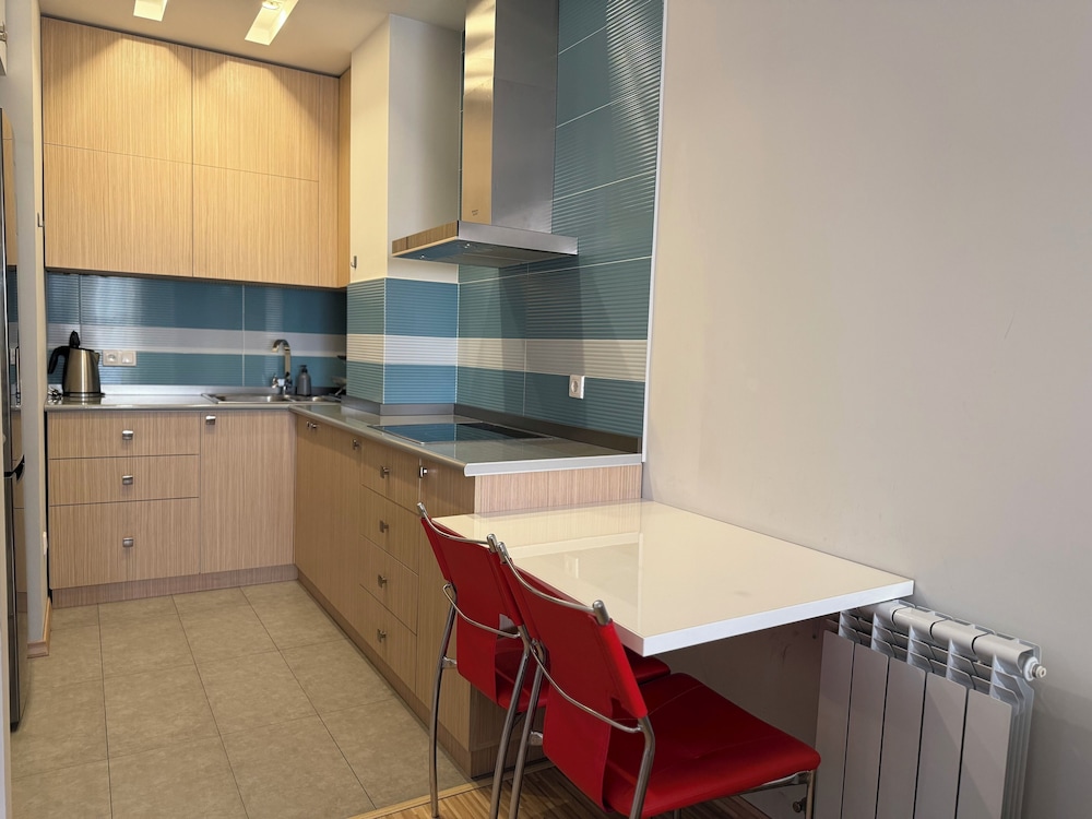 Deluxe 2-bedroom apartment by Sweet Home