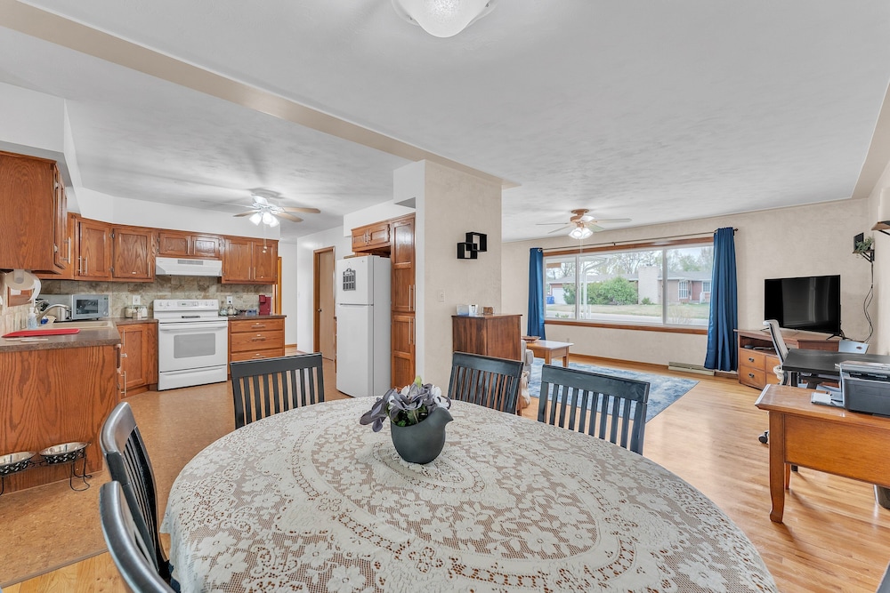 Cozy Loveland Ranch Perfect For Relaxation 3 Bedroom Home