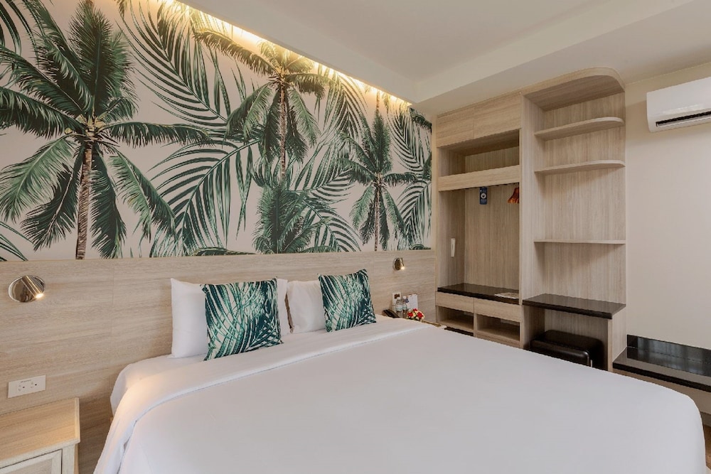Sawaddi Patong Resort & Spa by Tolani, photo 34