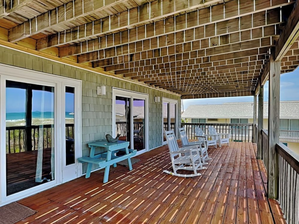 Paradise Palms by Topsail Realty