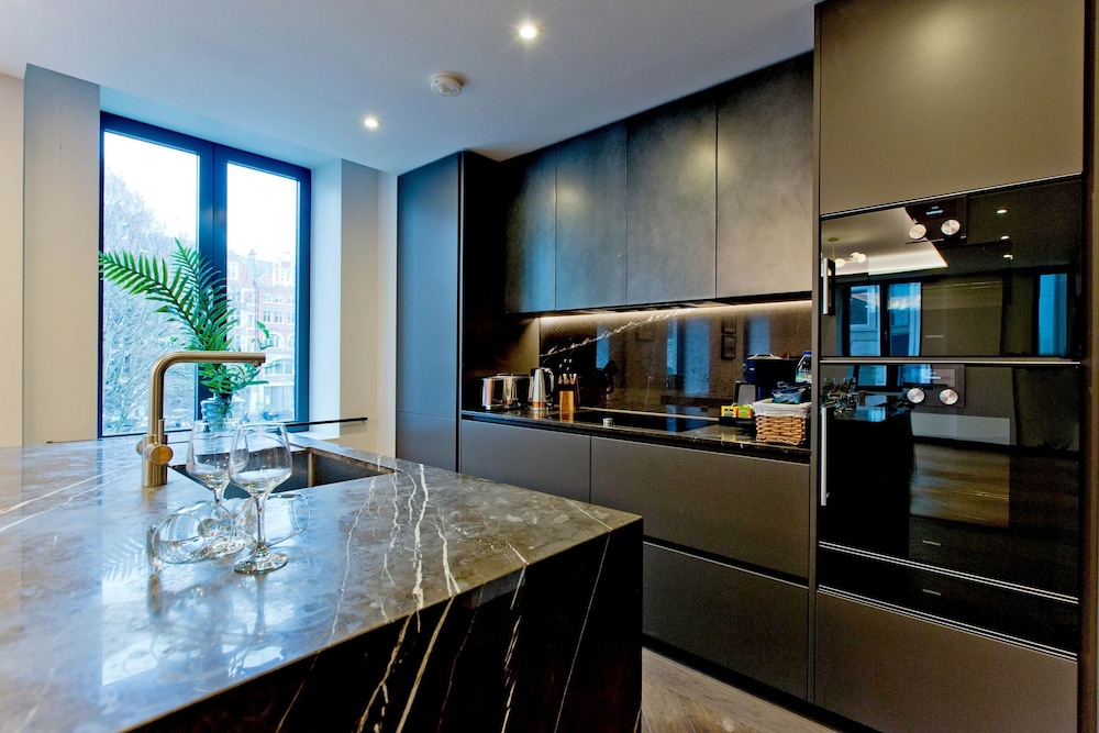 3-bed Deluxe Apt 205