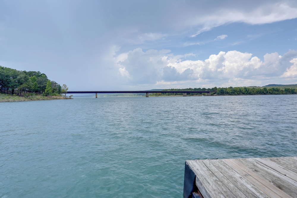 Bring Your Boat! Greers Ferry Lake Home w/ Slip